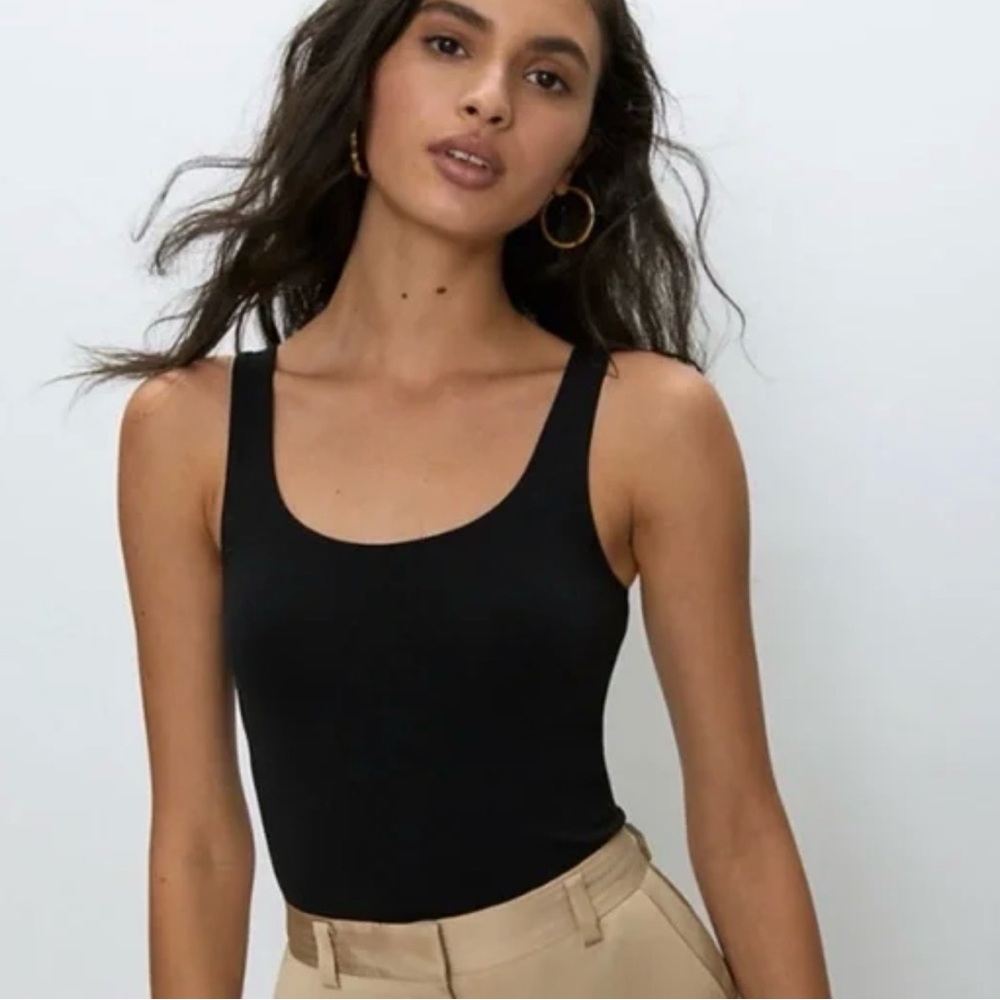 Aritzia Seamless Contour Tank Top
